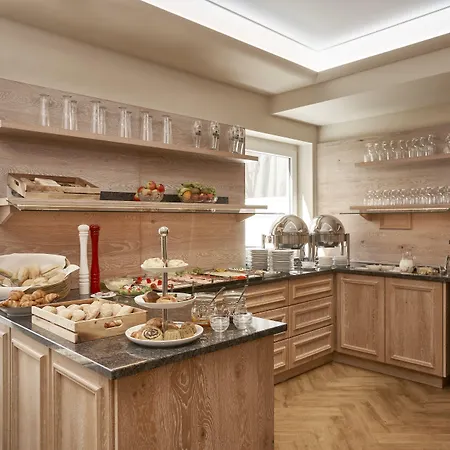 卡拉夫特酒店 3*